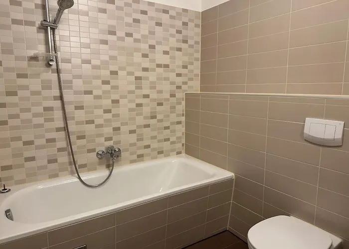公寓 1br, Train Station, Central, Modern *
