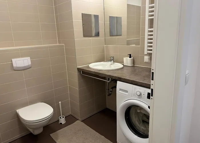 1br, Train Station, Central, Modern 公寓